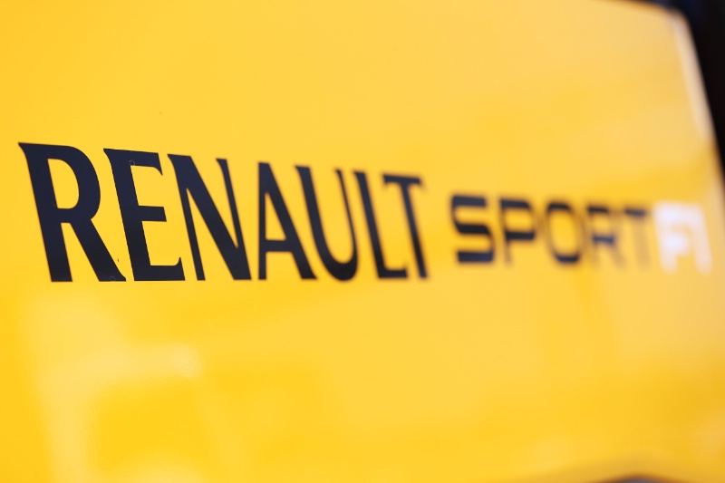 Новый болид Renault прошел обязательные краш-тесты FIA