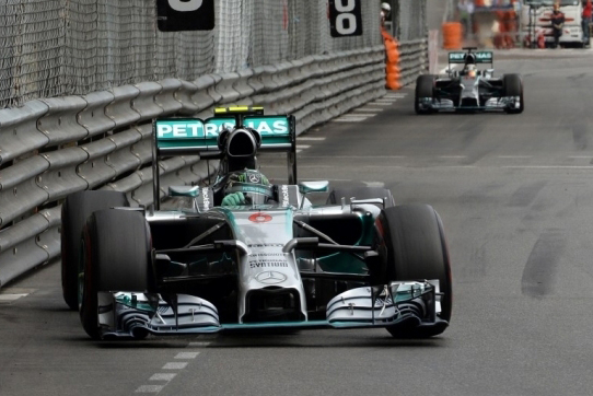 Теории заговора в сезоне 2014: Командная тактика Mercedes