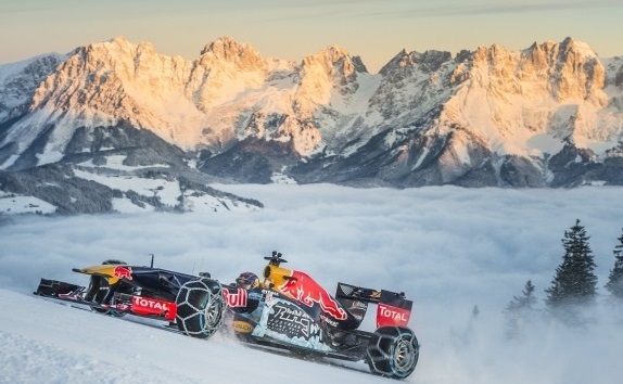 В Red Bull провели демонстрационные заезды на горнолыжном курорте в Австрии